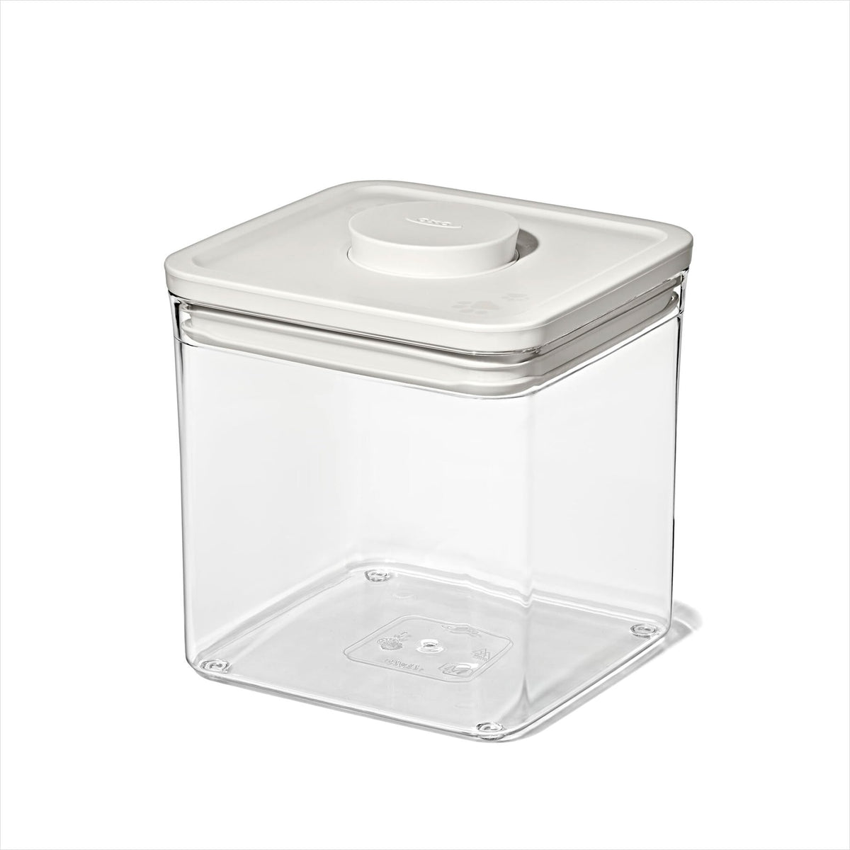 OXO Good Grips Pet POP Container – 6.0 Qt/5.7 L with Half Scoop, Ideal for up to 6.5lbs of Dog Food or 4.5lbs of Cat Food, Airtight Dog and Cat Food Storage Container, BPA Free, Clear