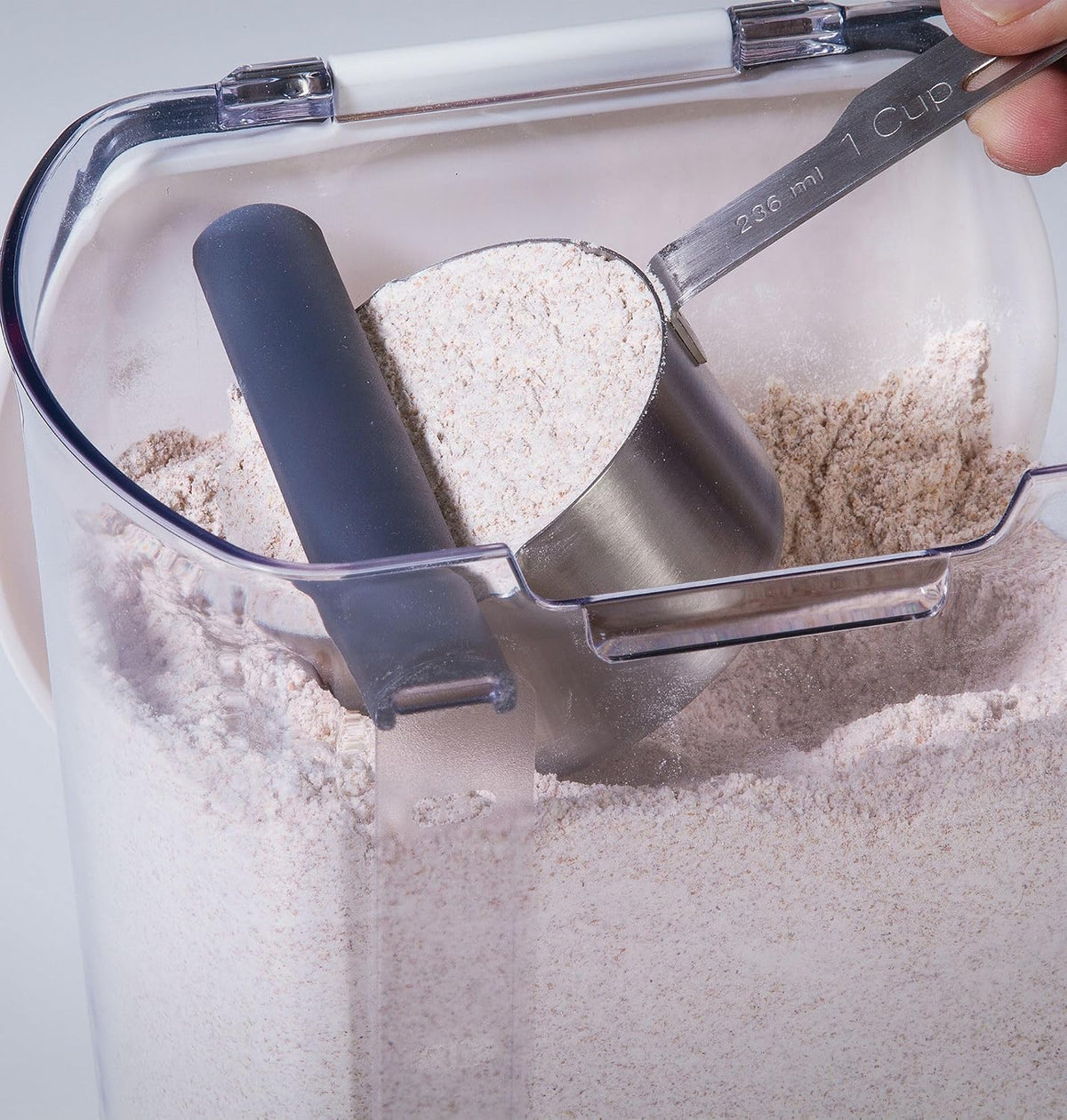 ProKeeper Flour Storage Container with Airtight Lid, 4-Quart Capacity